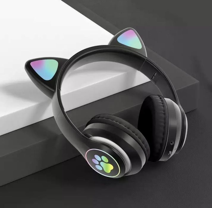 Детски слушалки с котешки уши със Led светлини/Детски слушалки коте
