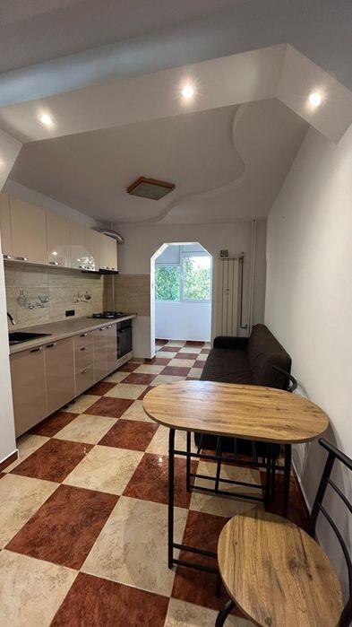 Proprietar închiriez apartament 3 camere crangasi