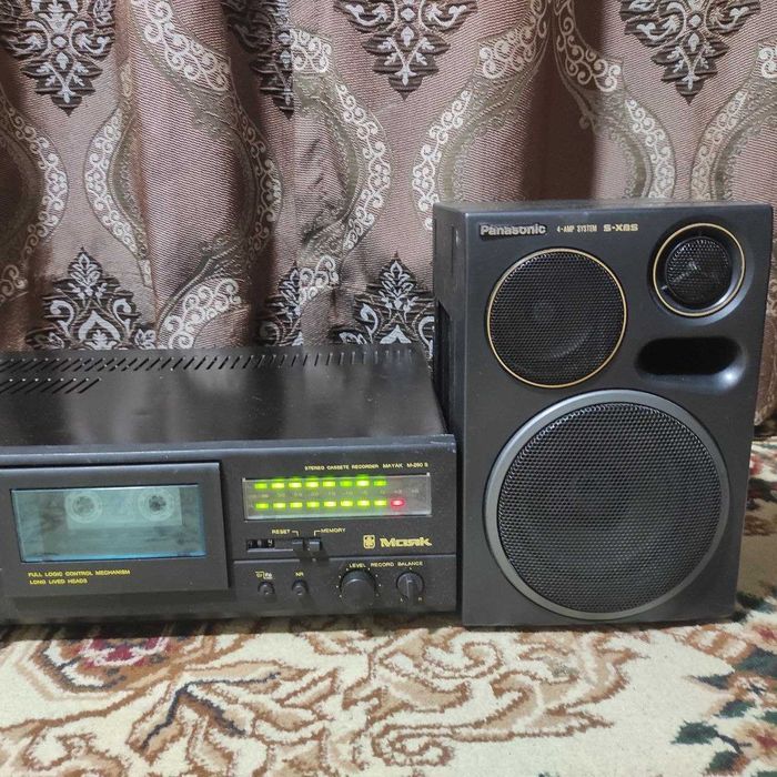 Магнитофон Маяк 260с с колонками.