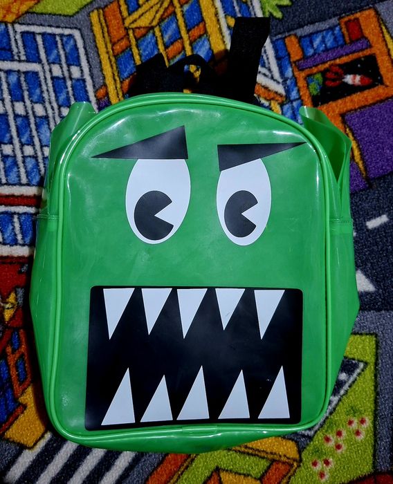 Ghiozdan H&M in stare foarte bună