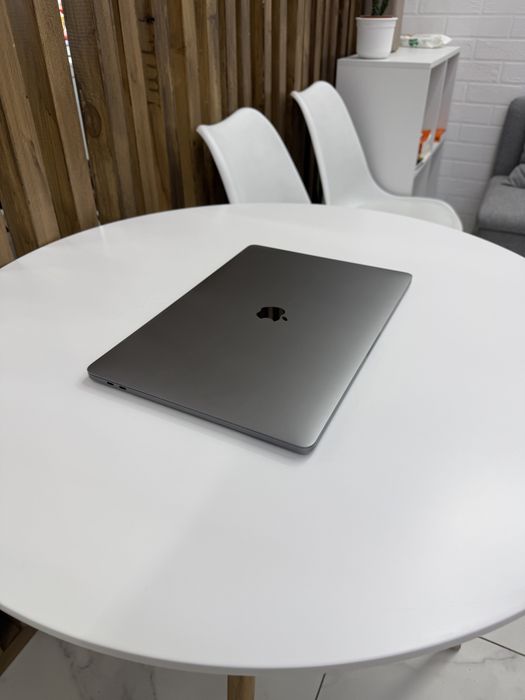 MacBook pro 15 [2019]