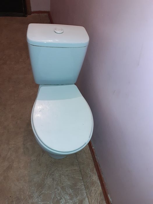 унитаз в комплекте продам