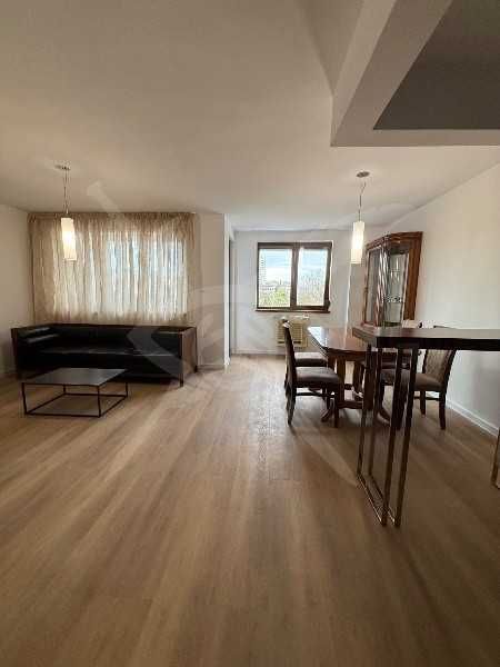 Тристаен - Център