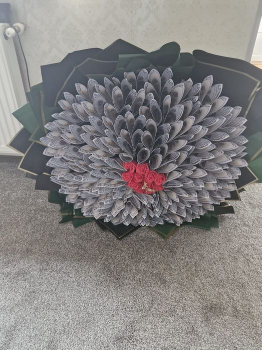 Buchet dolari plastic