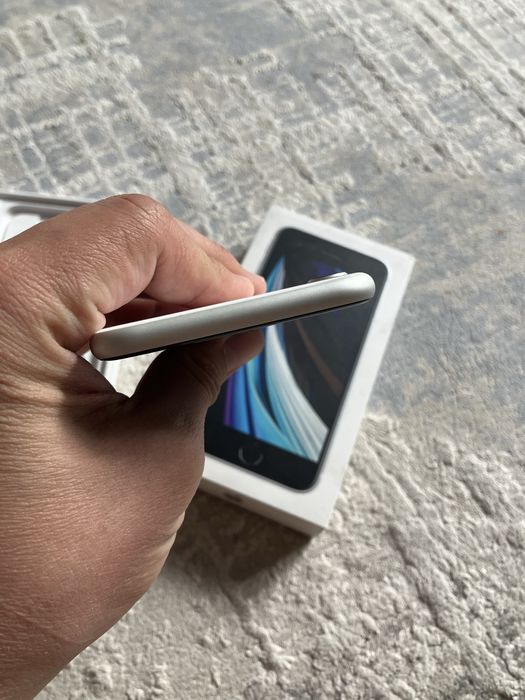 Iphone SE  64GB в ИДЕАЛЕ