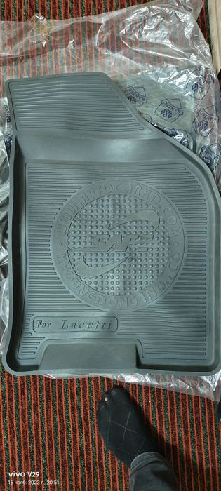 Gentra mafon soatlari bilan sotiladi.