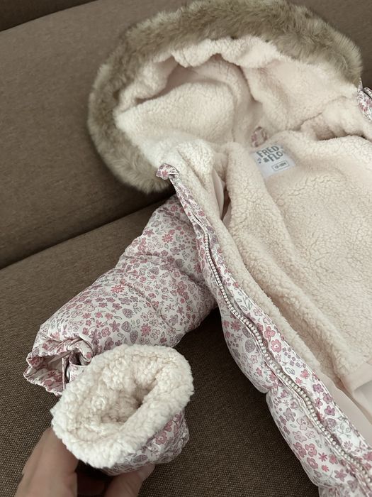 Зимен бебешки космонавт