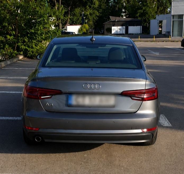 AUDI A4 2.0TDI, 122CP, automată, 05/2018, 154731km. Merită vizionată!