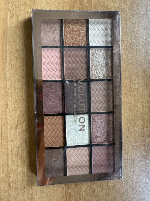 Малко използвани палитри сенки за очи