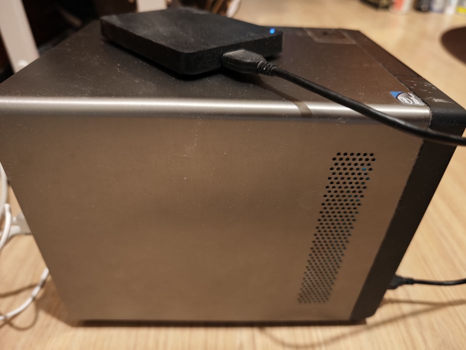 Сървърен NAS QNAP TS-469L (4-гнезда) с 3GB RAM + 3бр. Диска по 2TB Seagate Enterprise