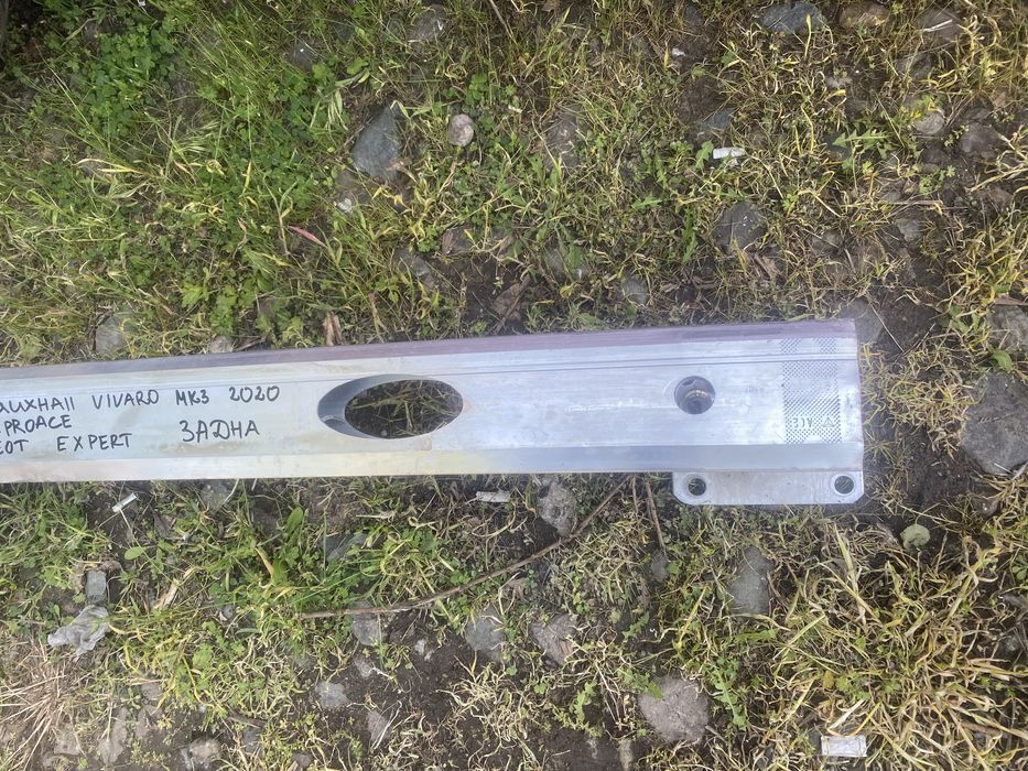Задна греда Vivaro mk3  toyota proace peugeot expert
