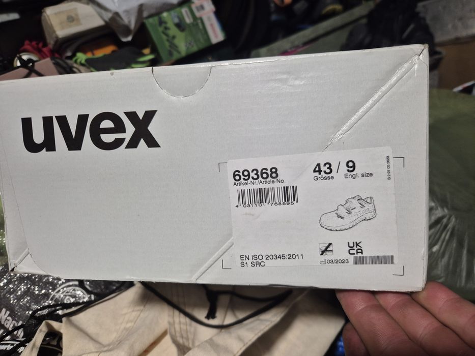 Pantof Uvex 43 bombeu