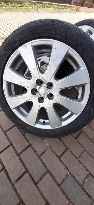 Roti  Toyota Avensis  t25