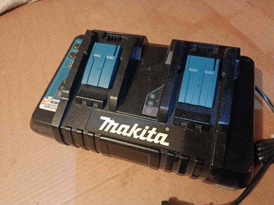 Makita DC18RD DUAL charger incarcator sursa baterie 12V 14.4V 18V 9A