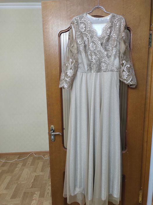 Продам новое платье