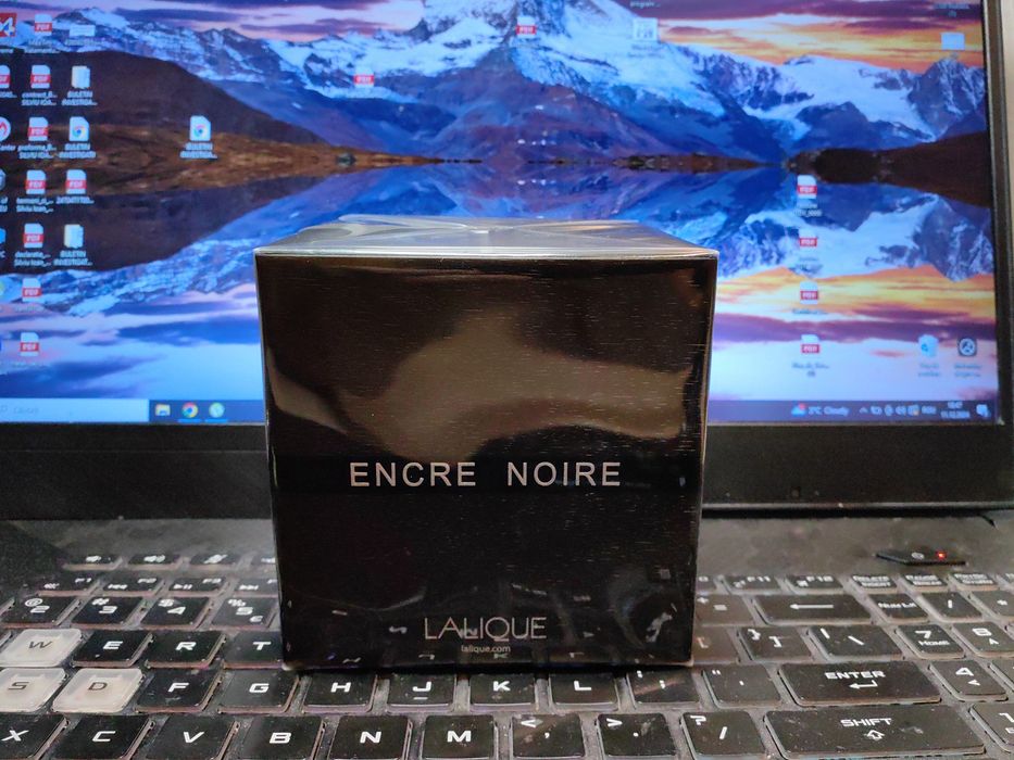 Vând Lalique Encre Noire sigilat 100ml