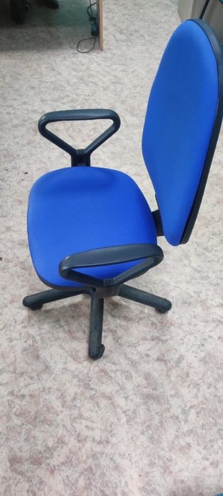 Продам кресло офисное