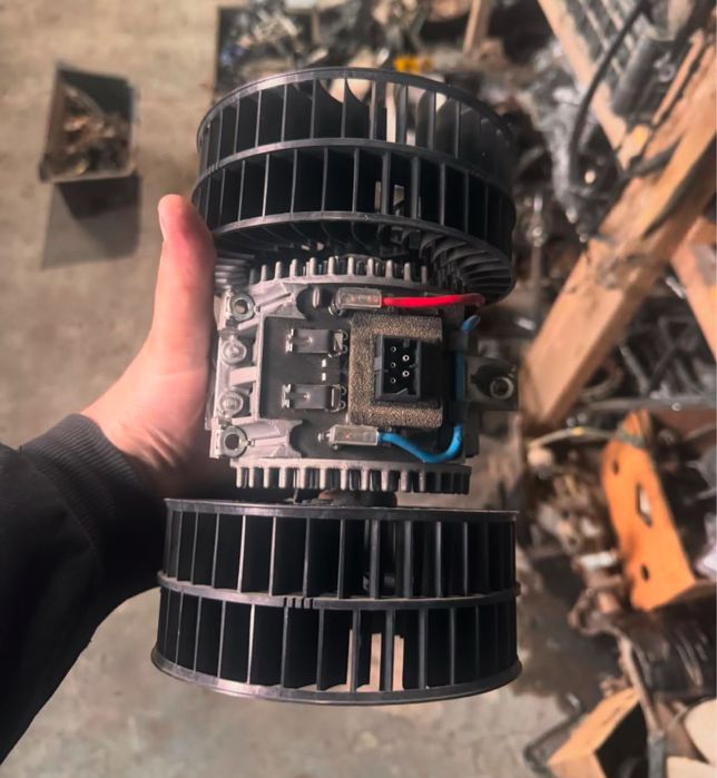 Винтилятор печки бмв е38