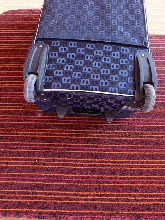 Чемодан на колесах