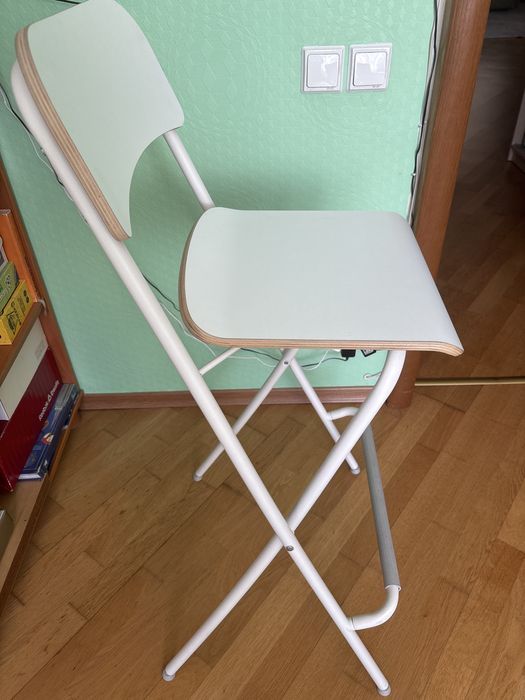 Продам высокий стул