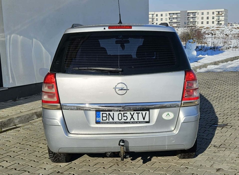 Opel Zamfira de vazare
