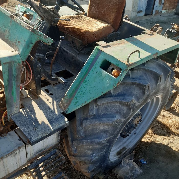 Трактор сотилади