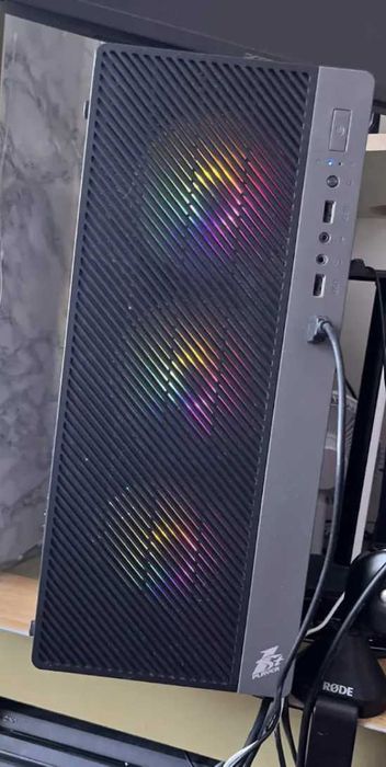 GAMING КОМПЮТЪР – RTX 5060 Ti 8GB / Ryzen 7 5800X / 16GB RAM / 2x M.2 NVMe 512GB общо 1TB