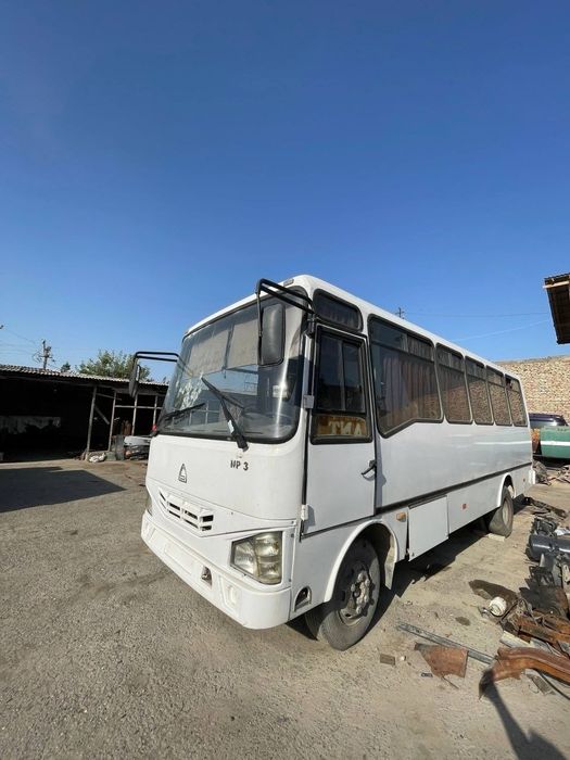Isuzu avtobus nqr