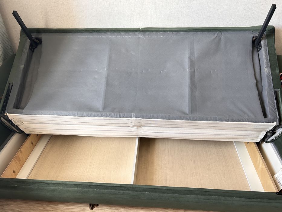 Продам диван в хорошем состояний