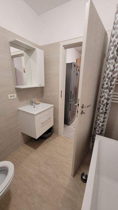 Proprietar Închiriez Garsonieră Cu Curte, Metrou Dimtrie Leonida