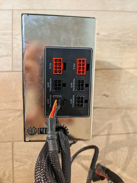 Sursă PC 500w Bronze+ cu răcire pasivă