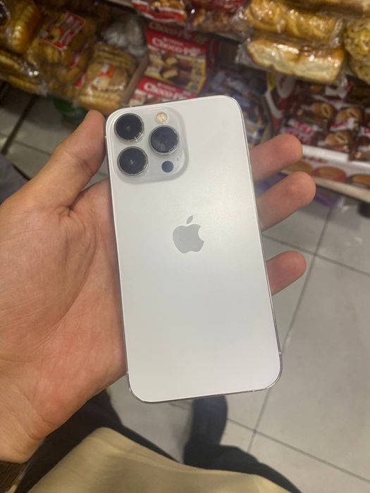 iPhone 13 pro white