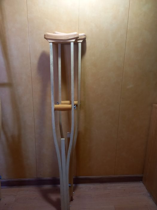 Костыли деревянные