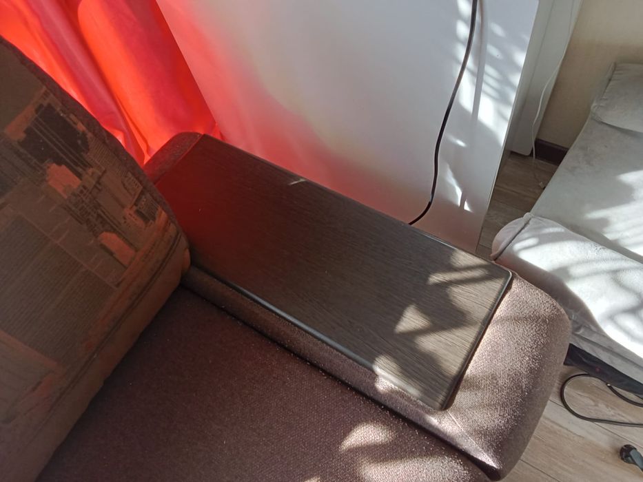 Угловой диван, угол перемещается.