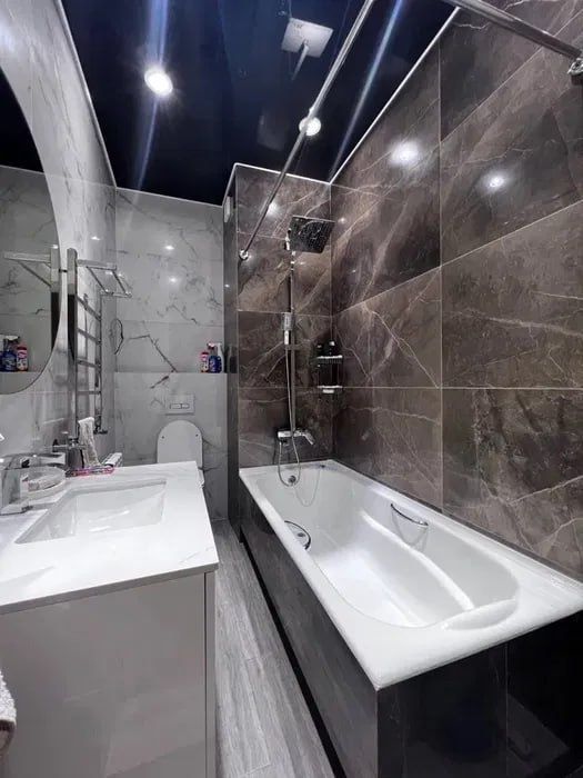 М.Ойбек!Сдается в аренду 3-х комнатная новая квартира