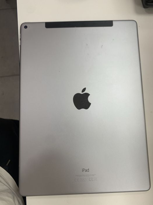 Продавам iPad Pro 12.9" (2017) - 128GB, Wi-Fi + Cellular