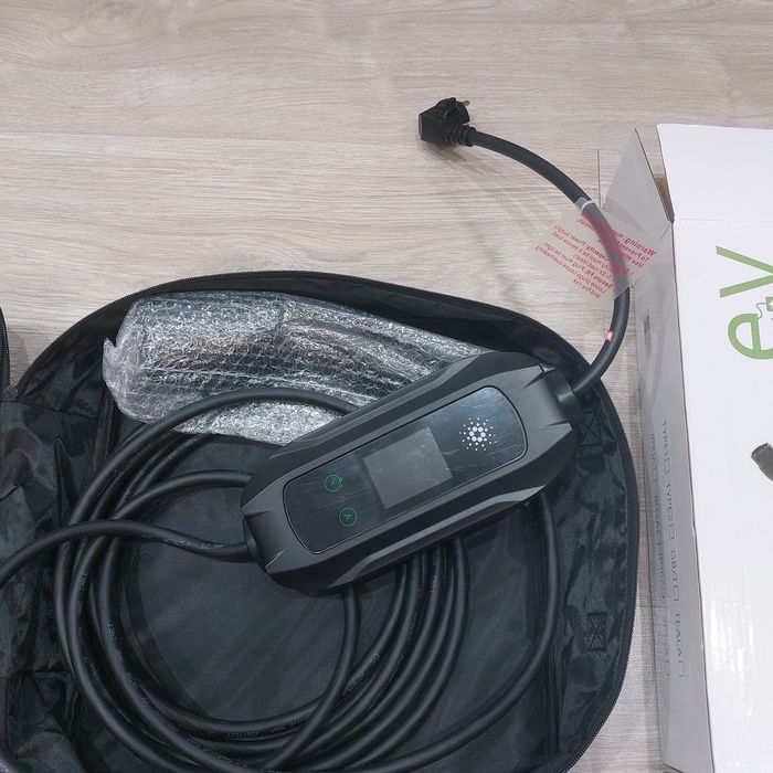 Мобилно преносимо зарядно за електромобили EV Charger, 16A 3.7kW, 5 метра