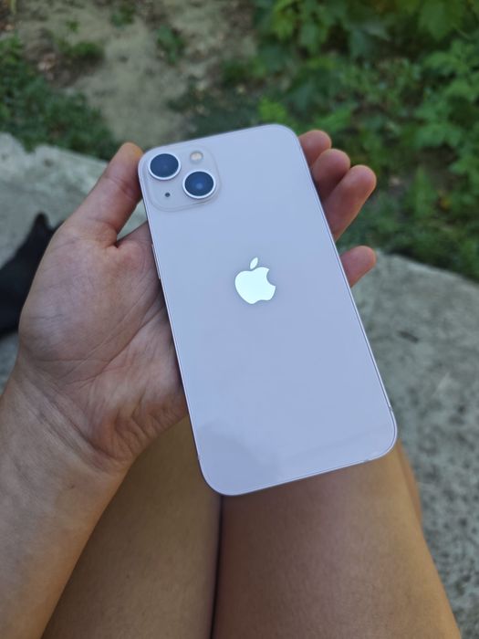 Vand Iphone 13 in perfecta stare