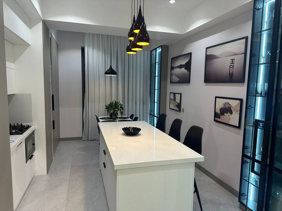 Продажа квартиры на Ц4, в жк"Кипарис"  3/3/9