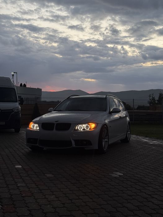 Vând BMW E91 320D