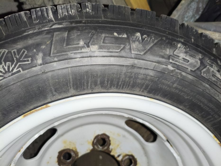 Продам шины с дисками на Газель.