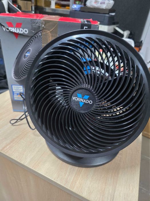 Ventilator de aer negru