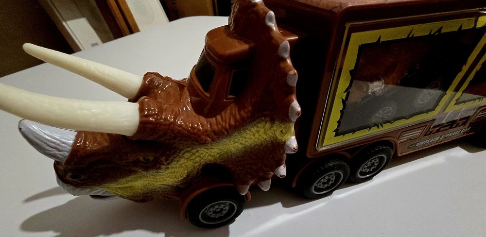 Vand diverse jucarii