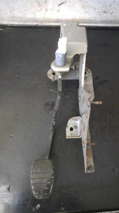 pedala frana 1.2 b tce  renault clio 3