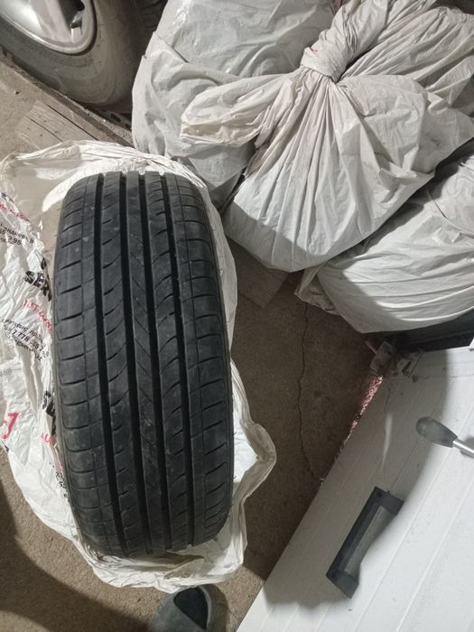 Продам комплект резину