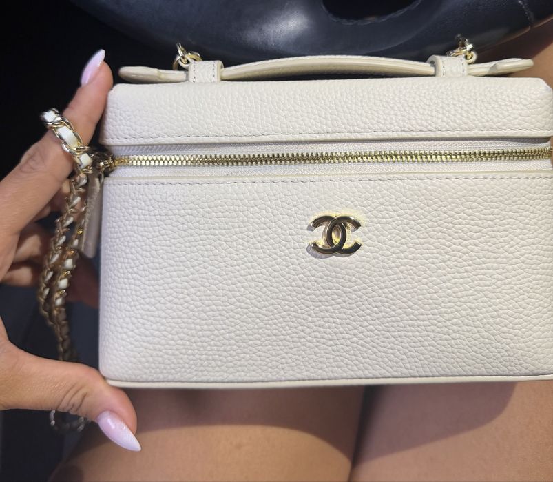 Chanel естествена кожа