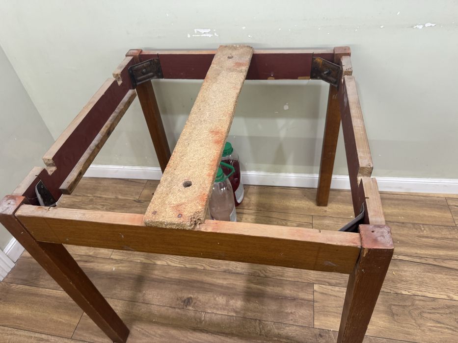 Отдам бесплатно стол