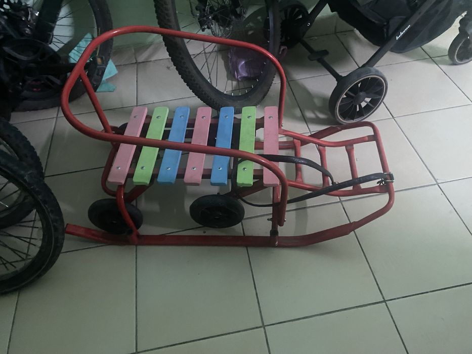 Продам санки детские