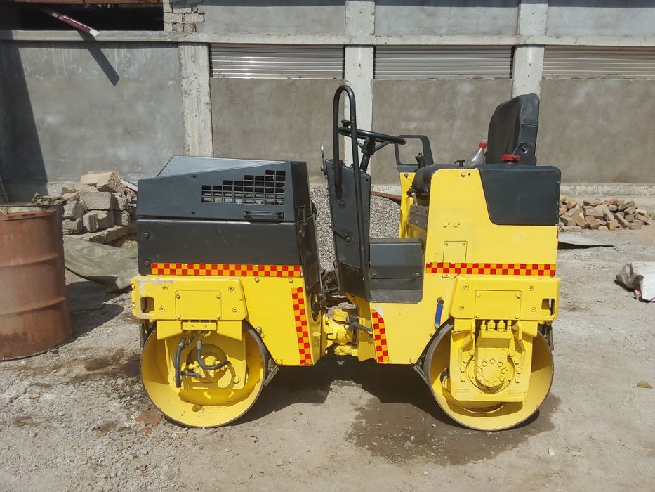 Продается BOMAG BW80AD