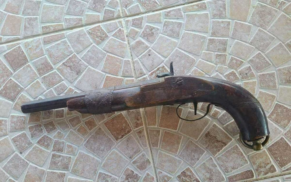 промоция Пехотен, перкусионен пистолет от 19-ти  век